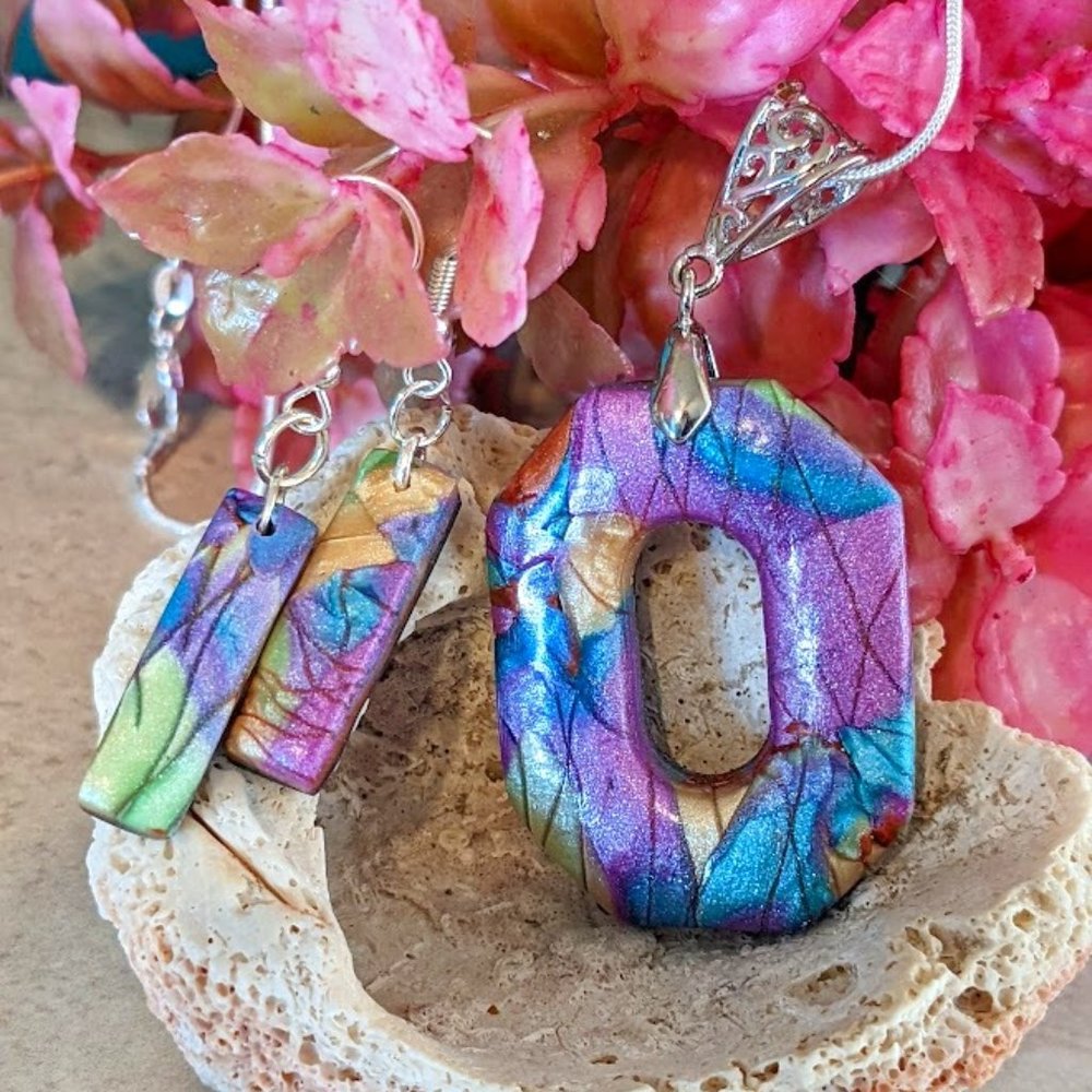 Gorgeous "Butterfly Wings" Necklace and Earring Set